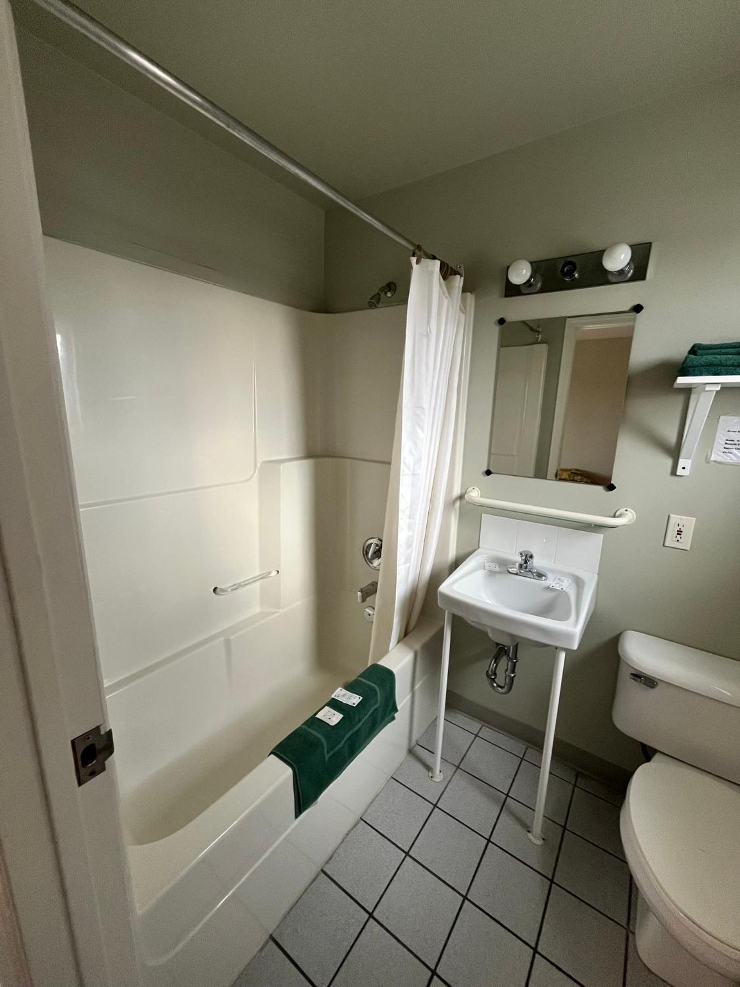 Raccoon Lodge Motel بحيرة سيلفان الغرفة الصورة
